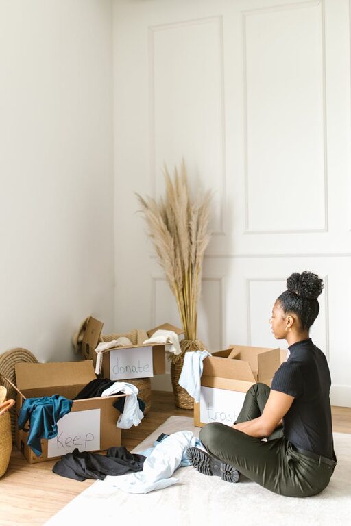 How to Store Seasonal Clothes Efficiently: Smart Tips for Every Closet
